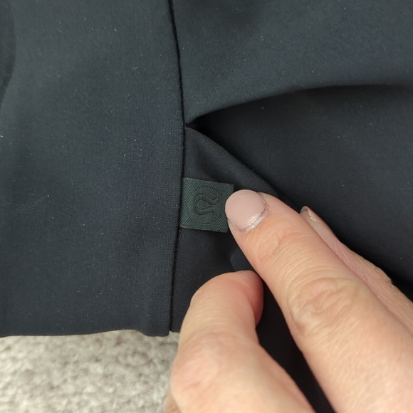 Lululemon size 4/6 away dress in black - Picture 3 of 4